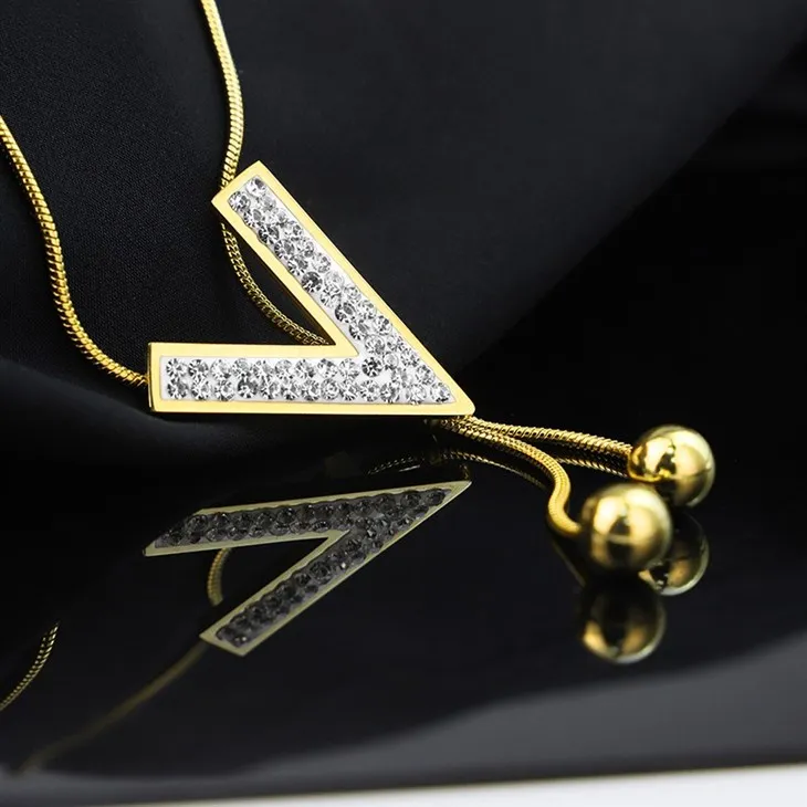 Initial V Zircon Diamond Necklace 02